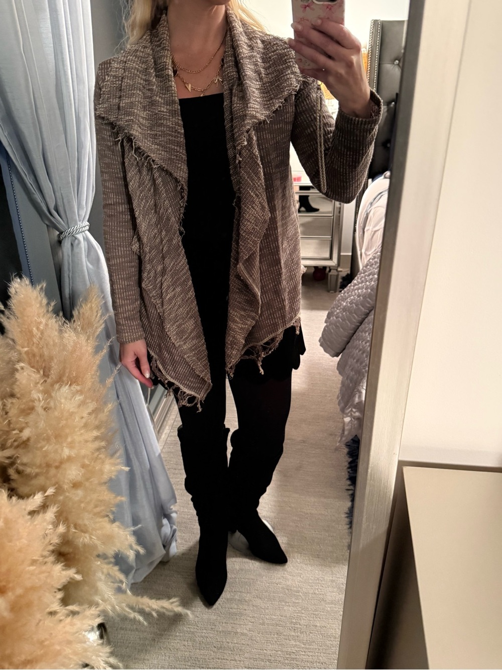 Promesa distressed cardigan